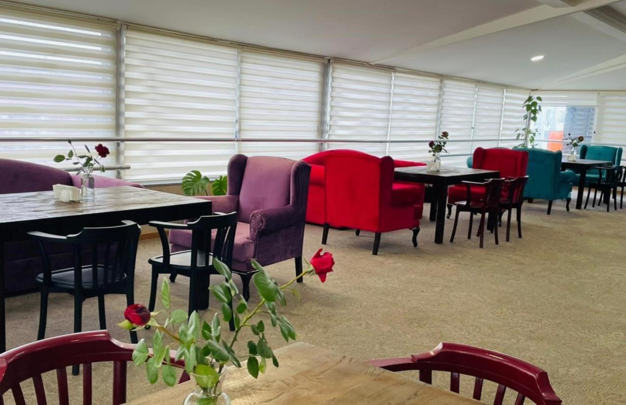 Aura Boutique Hotel Batumi Exteriör bild
