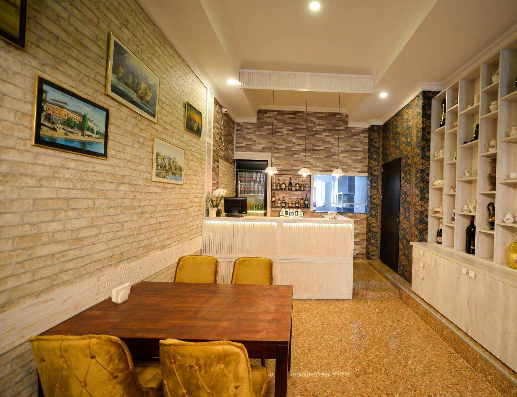Aura Boutique Hotel Batumi Exteriör bild