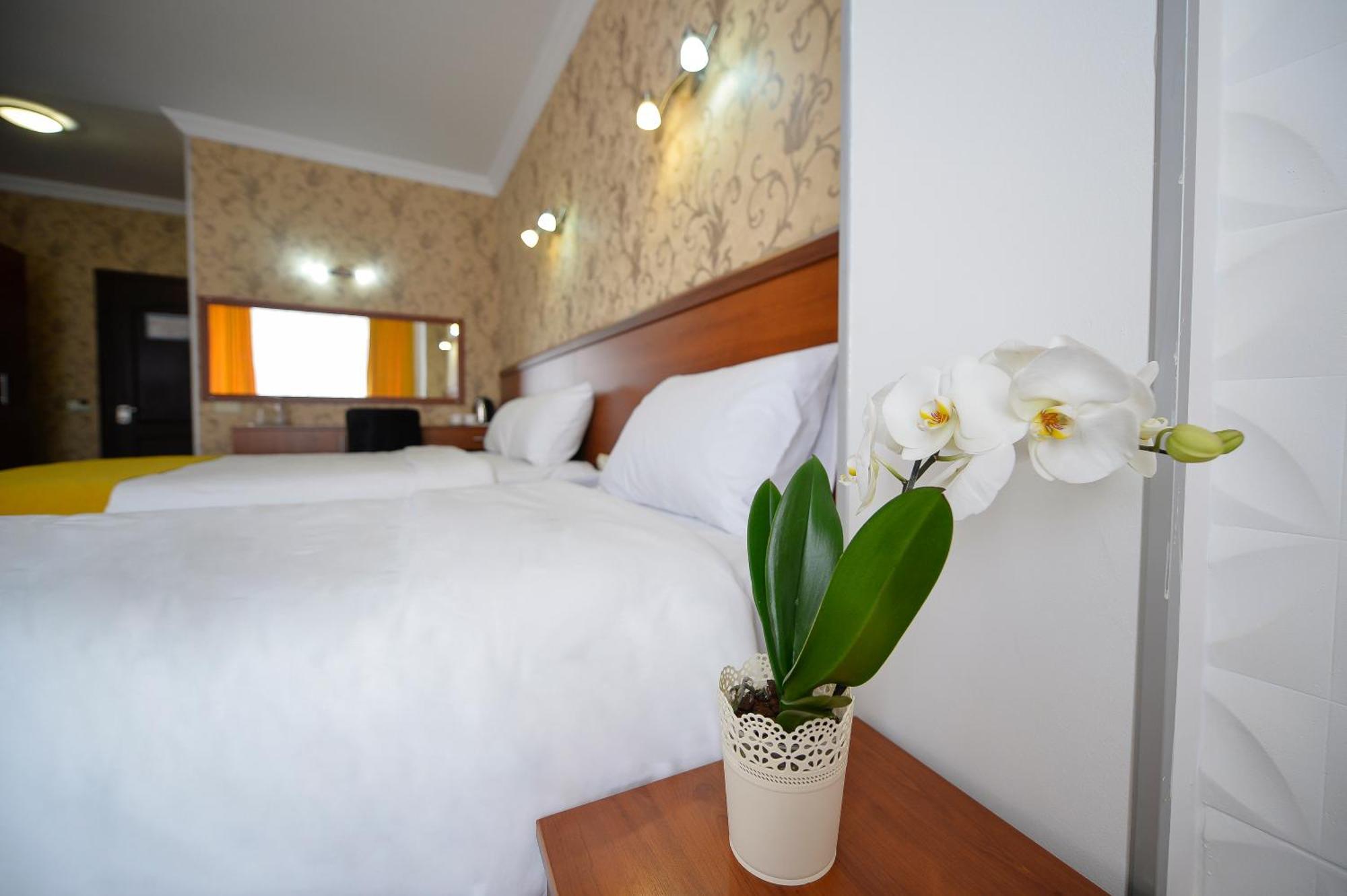 Aura Boutique Hotel Batumi Exteriör bild