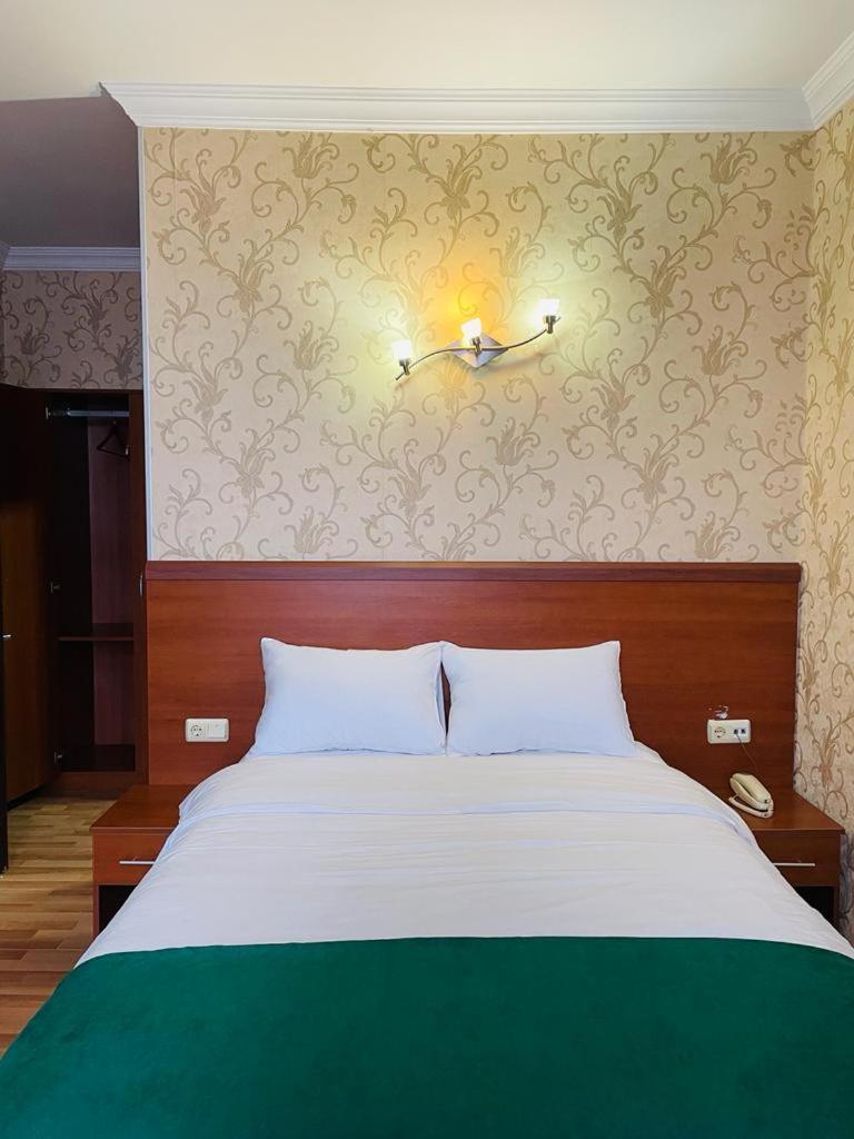 Aura Boutique Hotel Batumi Rum bild